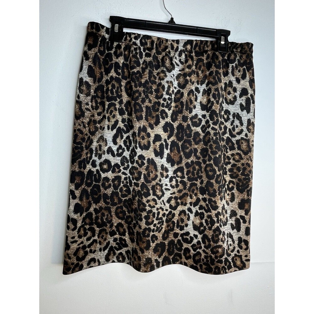 Chicos Leopard animal print Pencil above knee length sz 2 / L  / 12  Skirt (15)